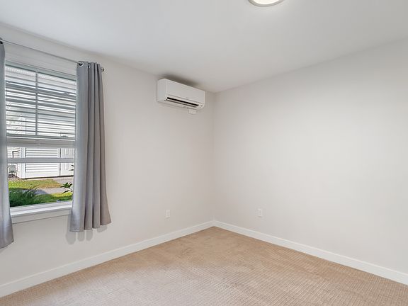 5th image of 35 Mill Commons Dr #117