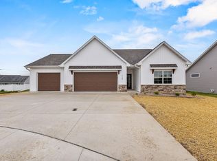 3148 Lazy Oak Ct, Green Bay, WI 54311