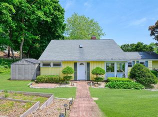 25 Lynn Rd, Port Washington, NY 11050