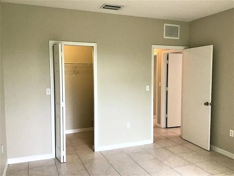 2nd image of 420 SW 69th Ave #1