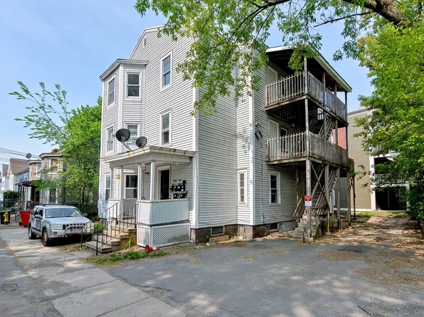 28 Prescott St, Leominster, MA 01453