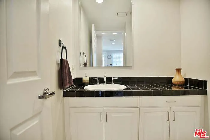 9830 Vidor Dr #302 — Photo 31