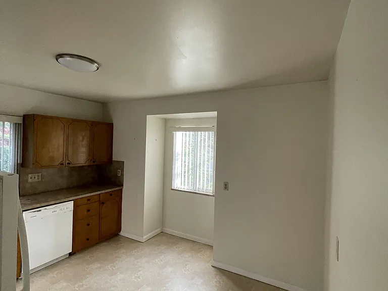 17021 Larch Way #B — Photo 3