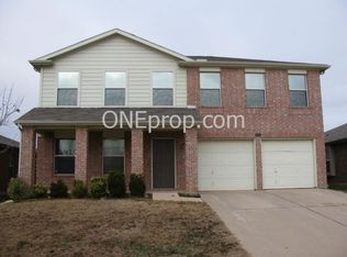 1717 Crested Butte Dr, Fort Worth, TX 76131