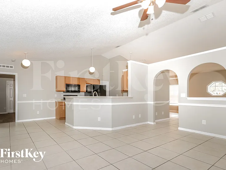 2998 SW Vittorio St — Photo 5