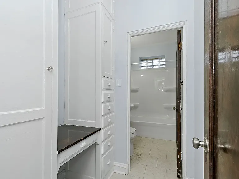 2324 W 111th St — Photo 11