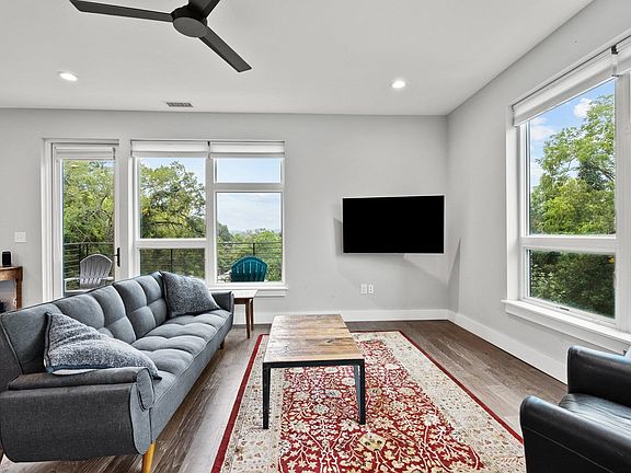 5th image of 515 Churton St #302