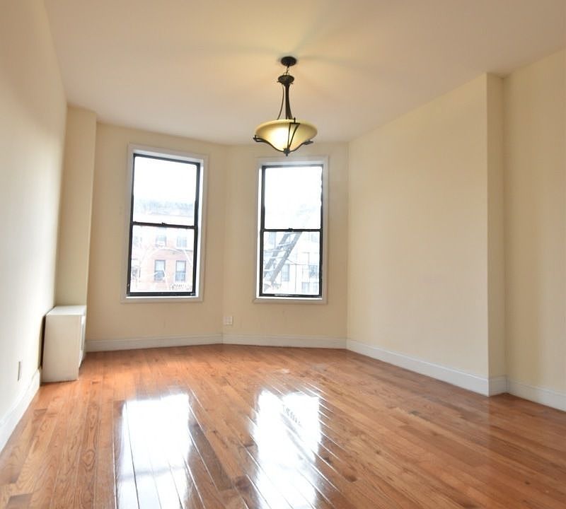 1st image of 940 Amsterdam Ave APT 12