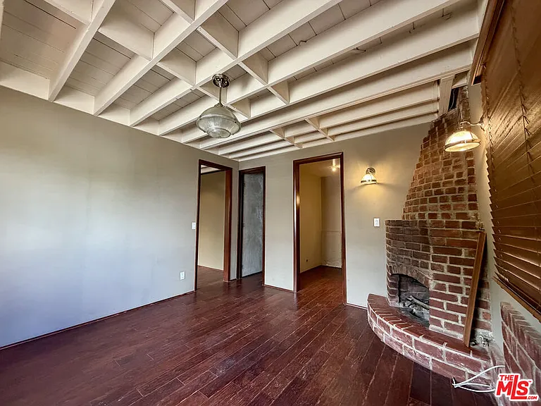 6871 Pacific View Dr — Photo 30
