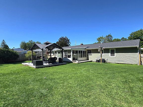 5th image of 61 Payn Ave