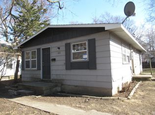 1011 W Beardsley Ave, Champaign, IL 61821