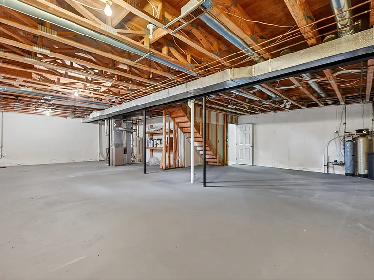 3141 Bridlewood Dr — Photo 35
