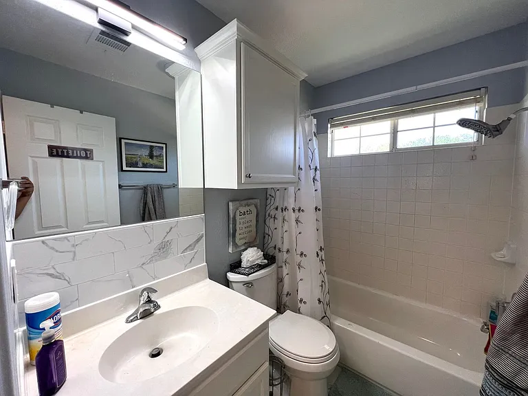 2106 Huxley Ln — Photo 24