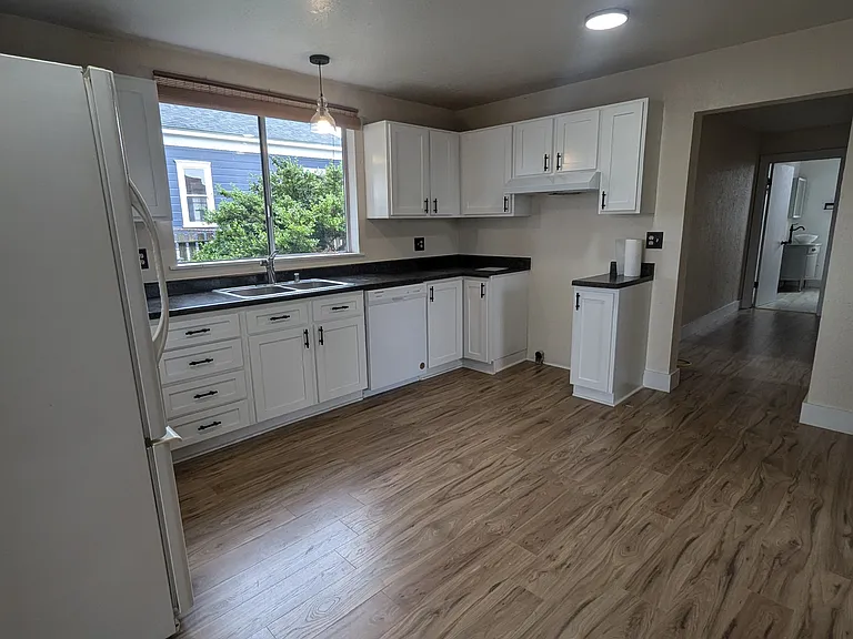 2142 Spring St #A — Photo 3
