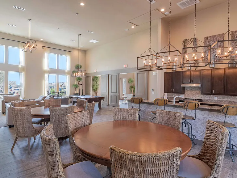 Century Palm Bluff — Photo 14