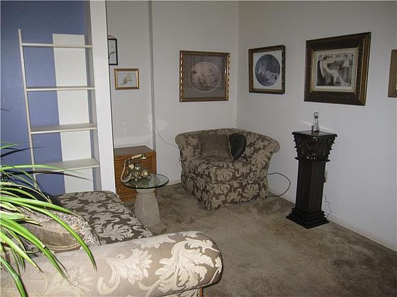 Loft / Den