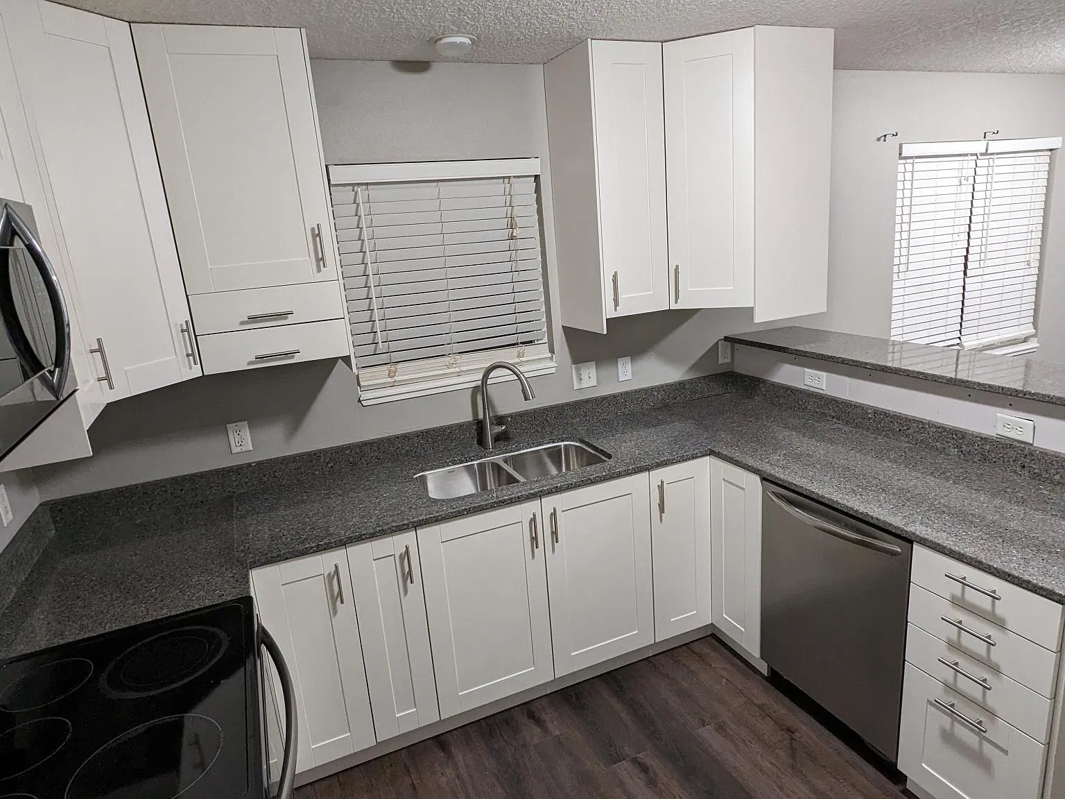 4 bed, 1121 sqft, $2,500 — Photo 2