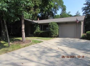 448 E Peckham St, Neenah, WI 54956