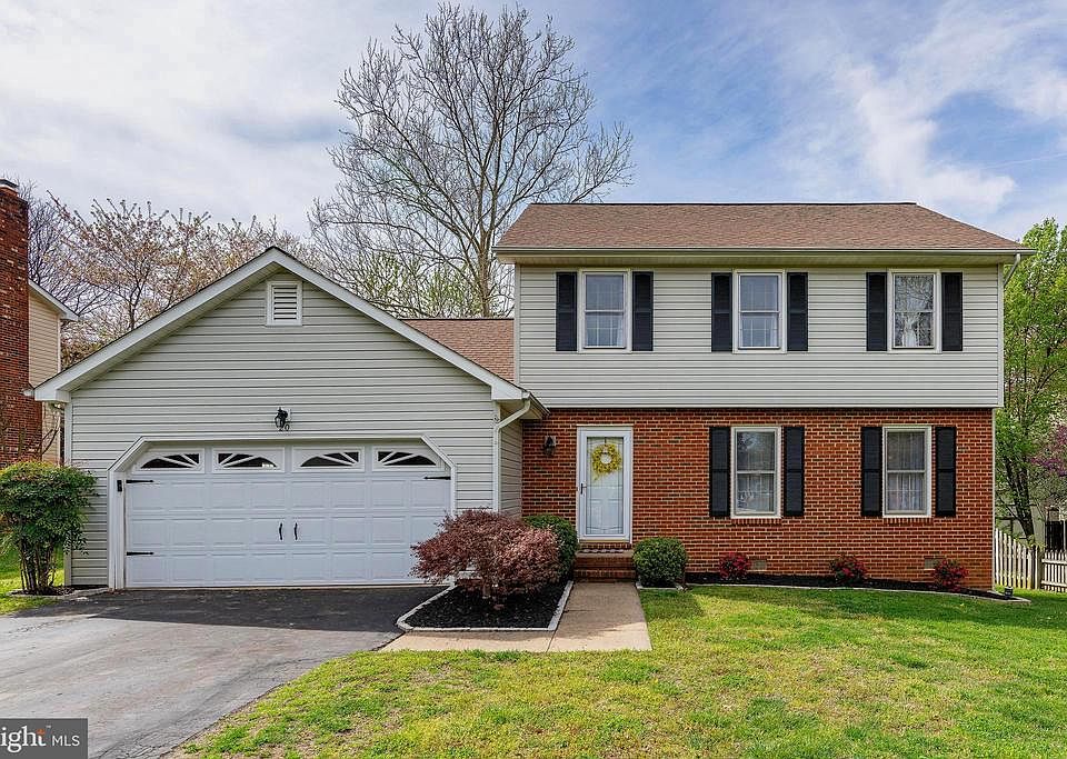 1st image of 20 English Oak Cir