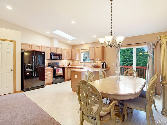5th image of 7423 48th St NE