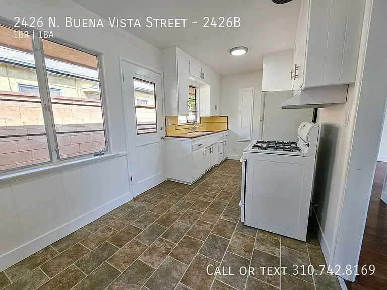 2426 N Buena Vista St #2426B — Photo 9