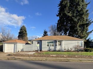 624 N Settlemier Ave, Woodburn, OR 97071