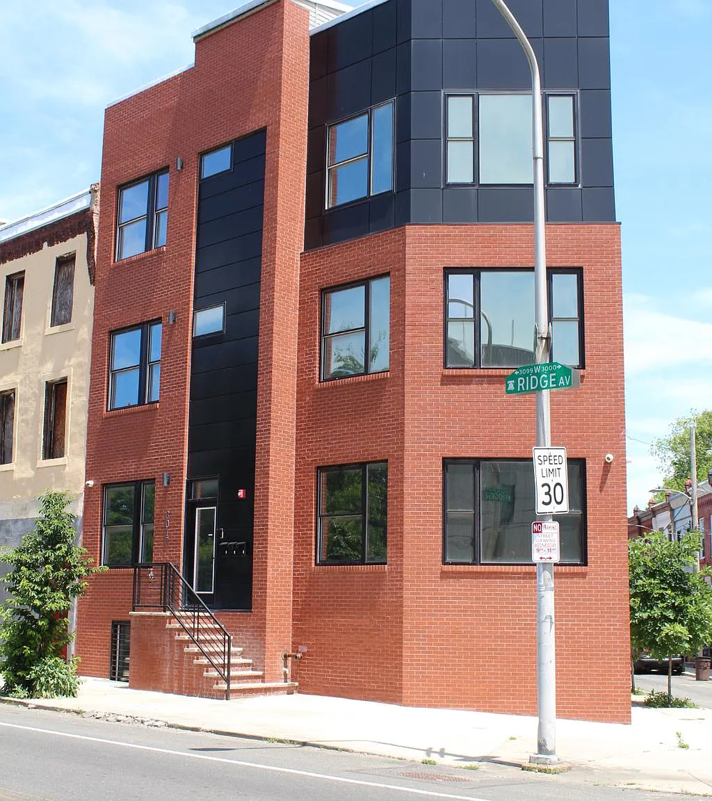 3 bed, 2200 sqft, $2,500 — Photo 3