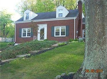2nd image of 3427 Thornwood Dr