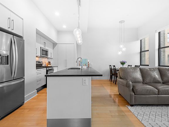 4th image of 4 Beacon Way APT 104