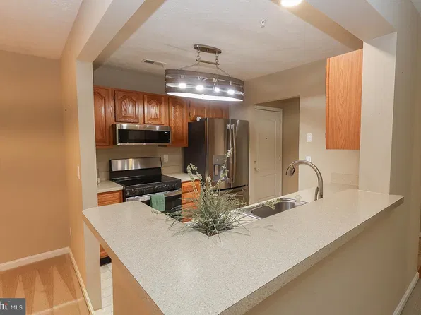 23140 Cobblestone Ln APT 110, California, MD 20619