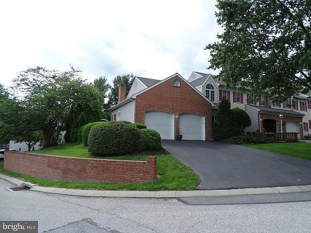 2nd image of 141 Carriage Hill Ln