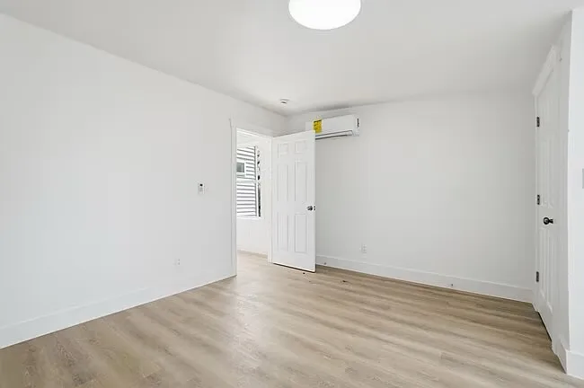 2210 Eureka Ter — Photo 5