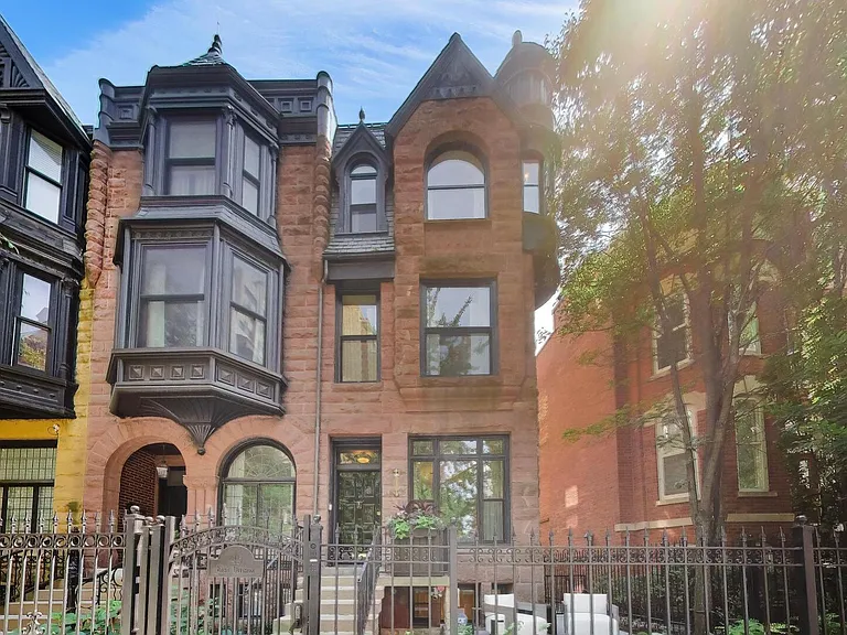 45 E Division St — Photo 1