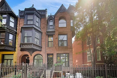 45 E Division St Photo 1