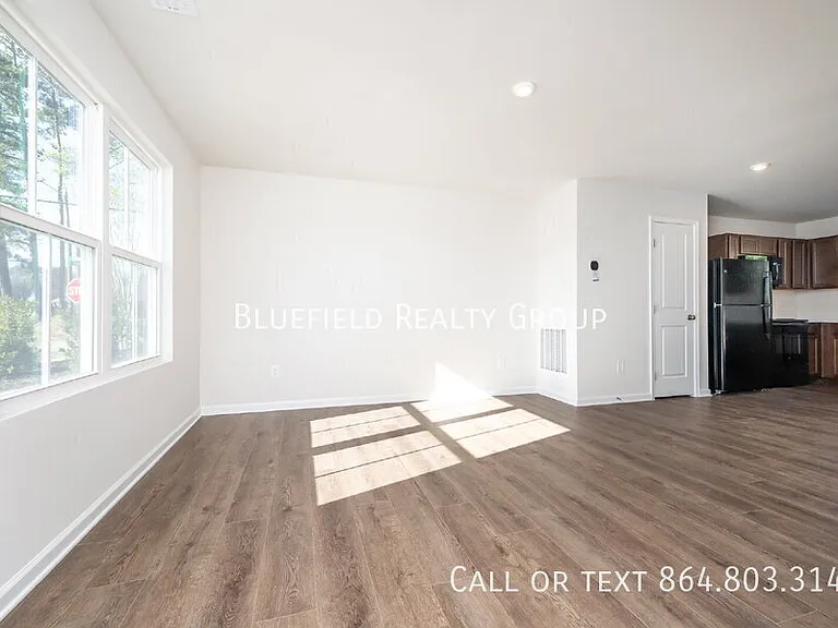886 Cranbrook Dr — Photo 8