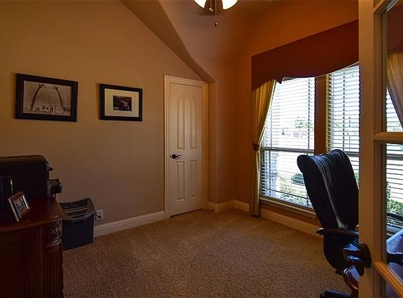 4th image of 700 Buffalo Springs Dr