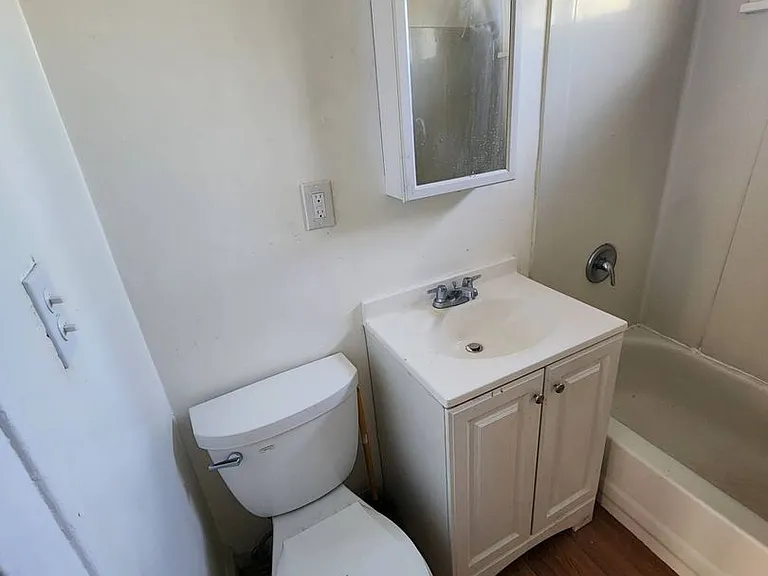 13617 Glenside Rd — Photo 32