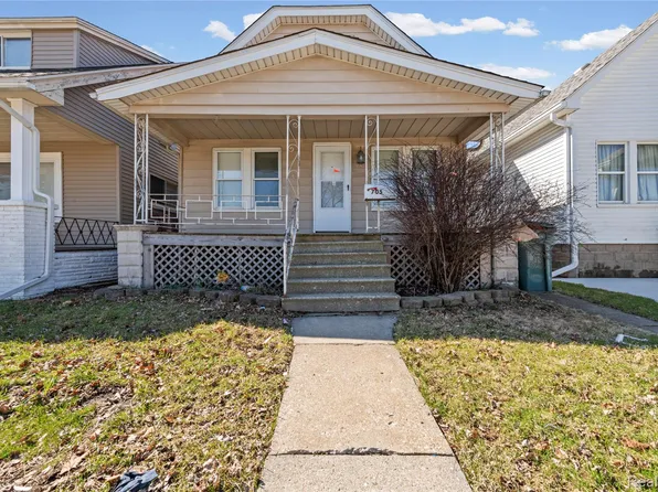 705 Cleophus Pkwy, Lincoln Park, MI 48146