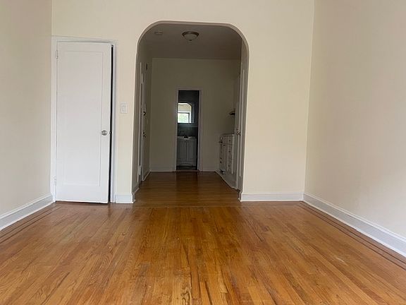 3rd image of 306 E 78th St APT 3C