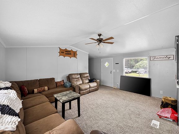 2nd image of 105 Syble Jean Dr