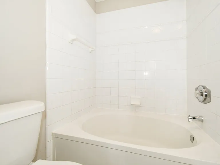 1126 E Brookwood Bluff Rd — Photo 11