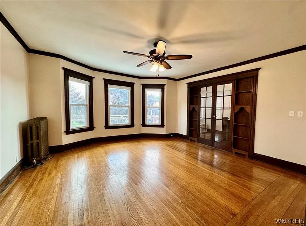 3 bed, 1.0 bath, 1882 sqft, $2,000 — Photo 3