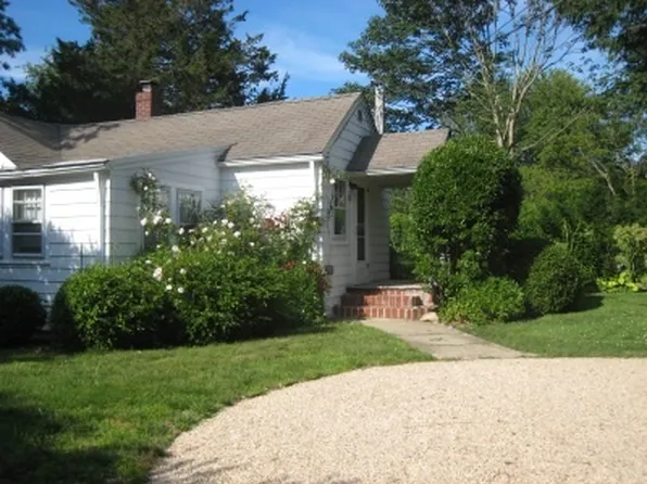 https://photos.zillowstatic.com/fp/65fec5554dd93c692f0f80f15022ce85-p_e.webp