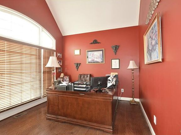 5th image of 768 Barongate Dr