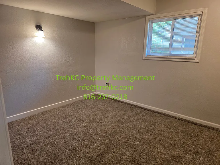 11206 Corrington Ave — Photo 14