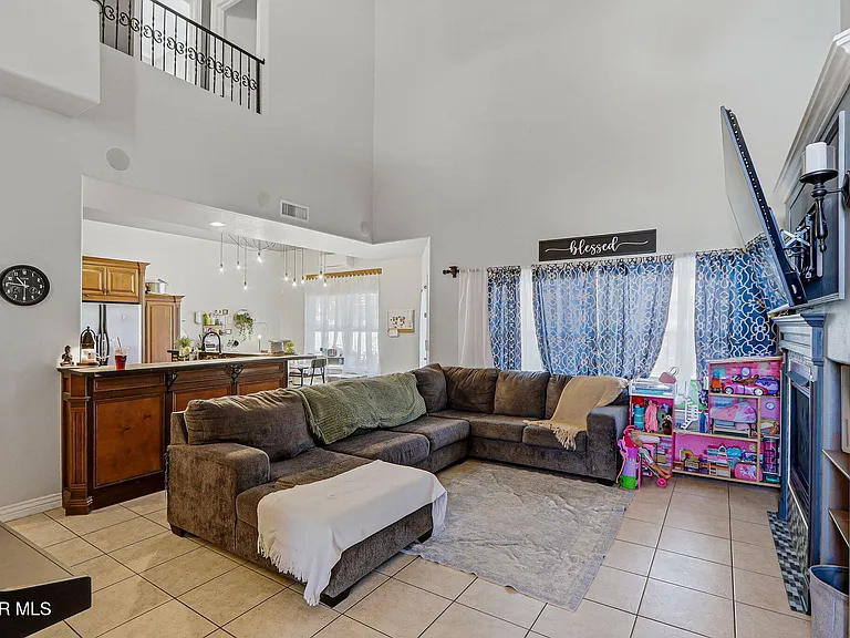 11620 Saint Thomas Way — Photo 4
