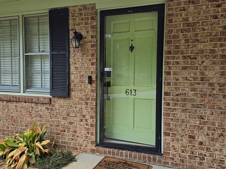613 Westbury Dr — Photo 3