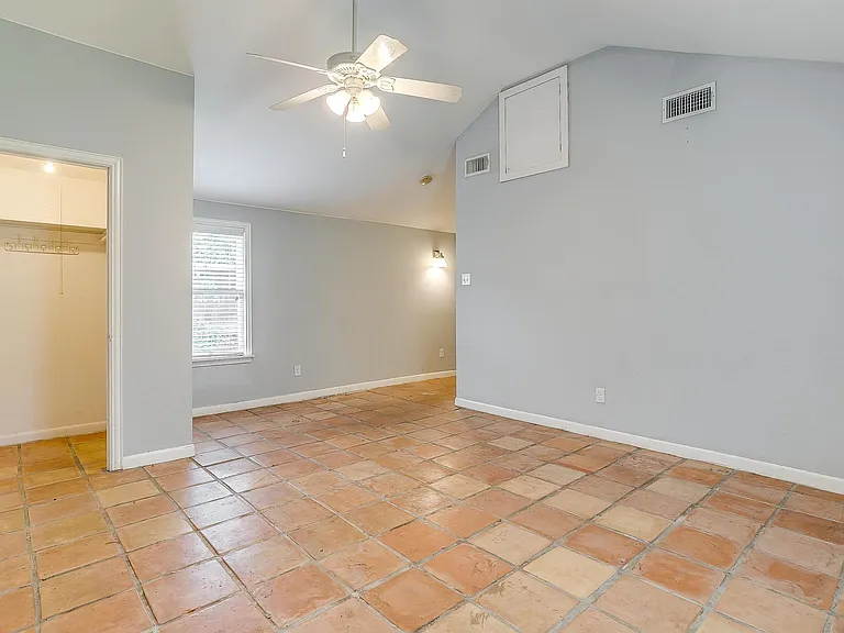 3528 Rogers Ave — Photo 11