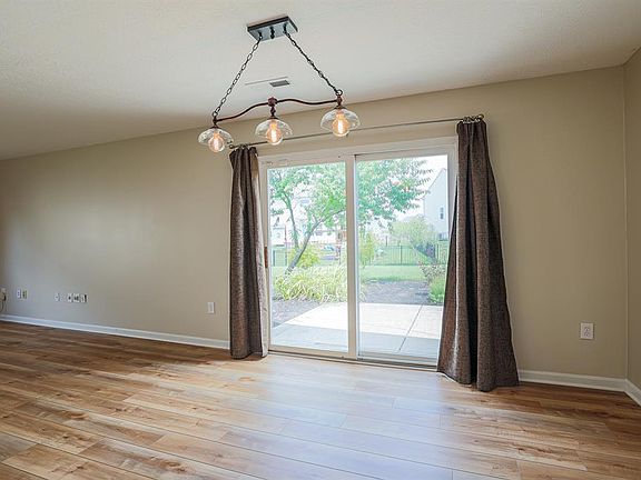 5th image of 7786 Highbrook Dr
