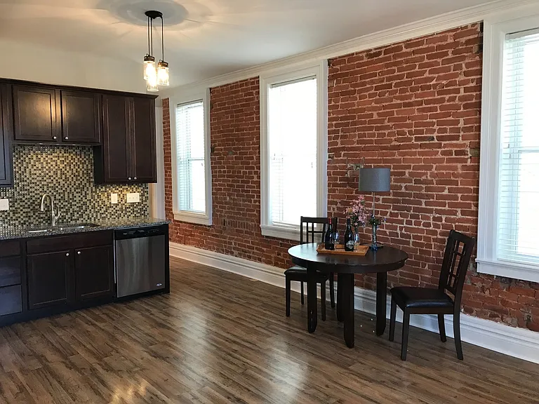 2236 Edwards St — Photo 8